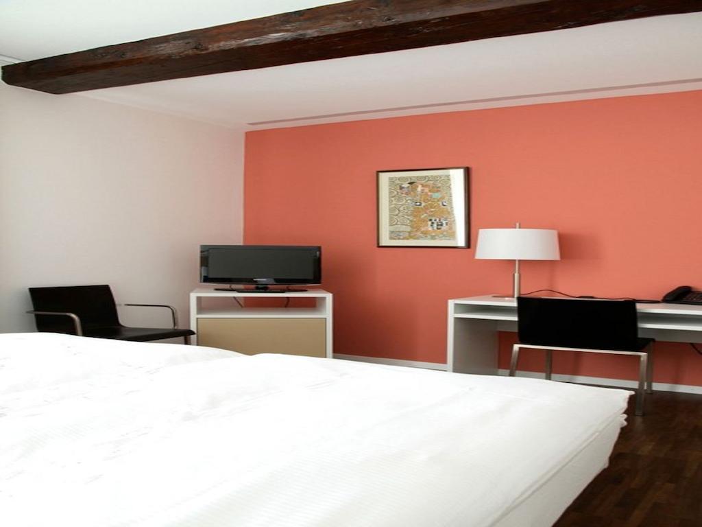 Hotel De 3*